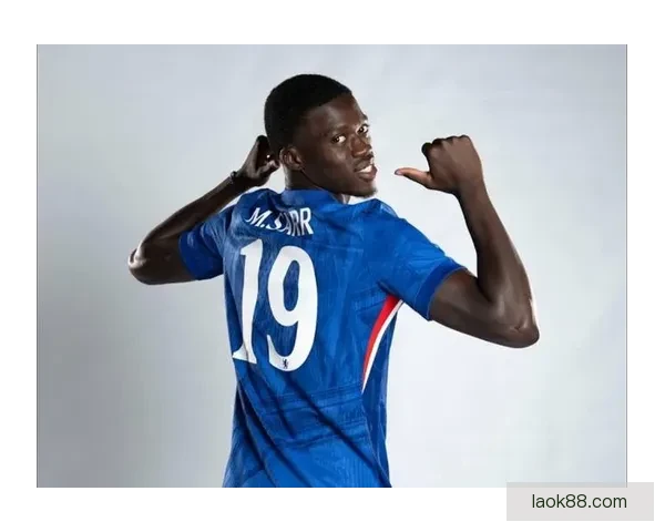 名记曝马马杜萨尔周二抵伦敦切尔西终止其租借合同并启动转会新进程